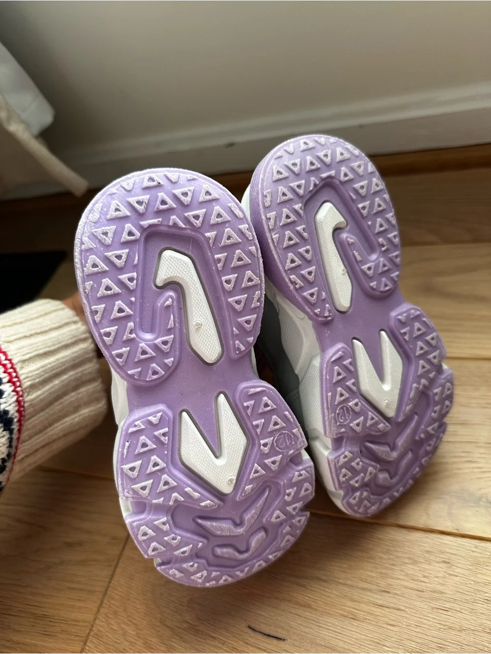 Girls Metallic Purple Winter Snow Boots with Gray Accents size 12